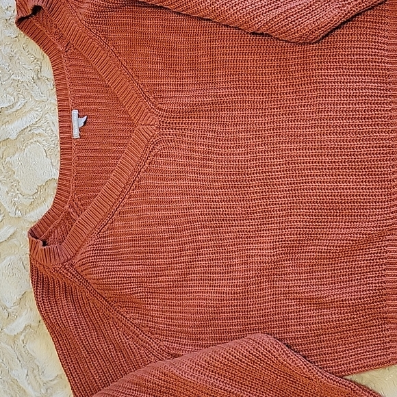 Crop Off Shoulder Sweater - Picture 3 of 5